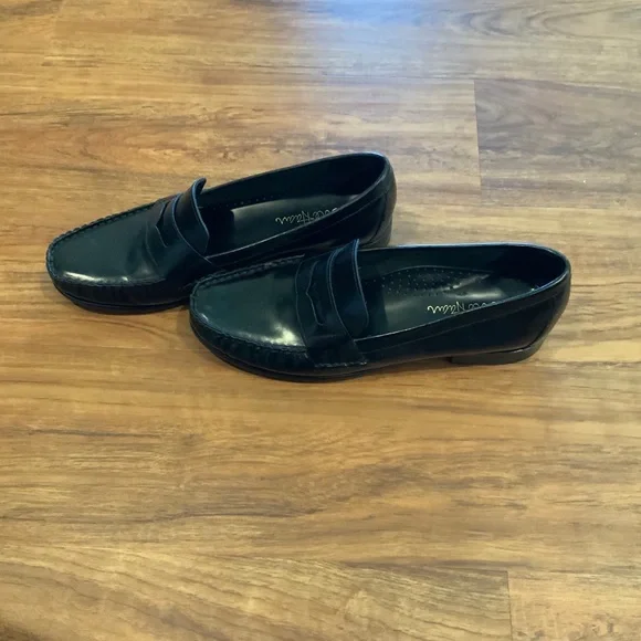 NEW Cole Haan Women's Leather Classic Black Loafers - Picture 3 of 13
